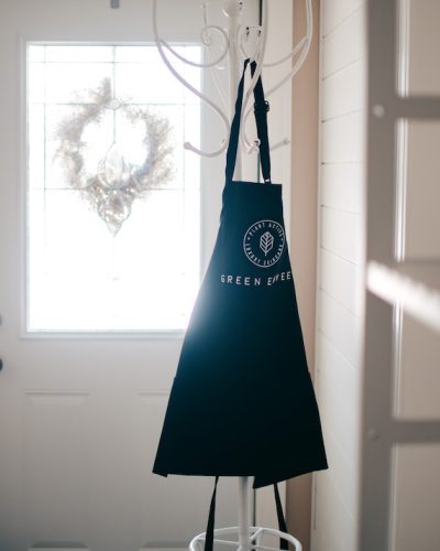 apron hanging